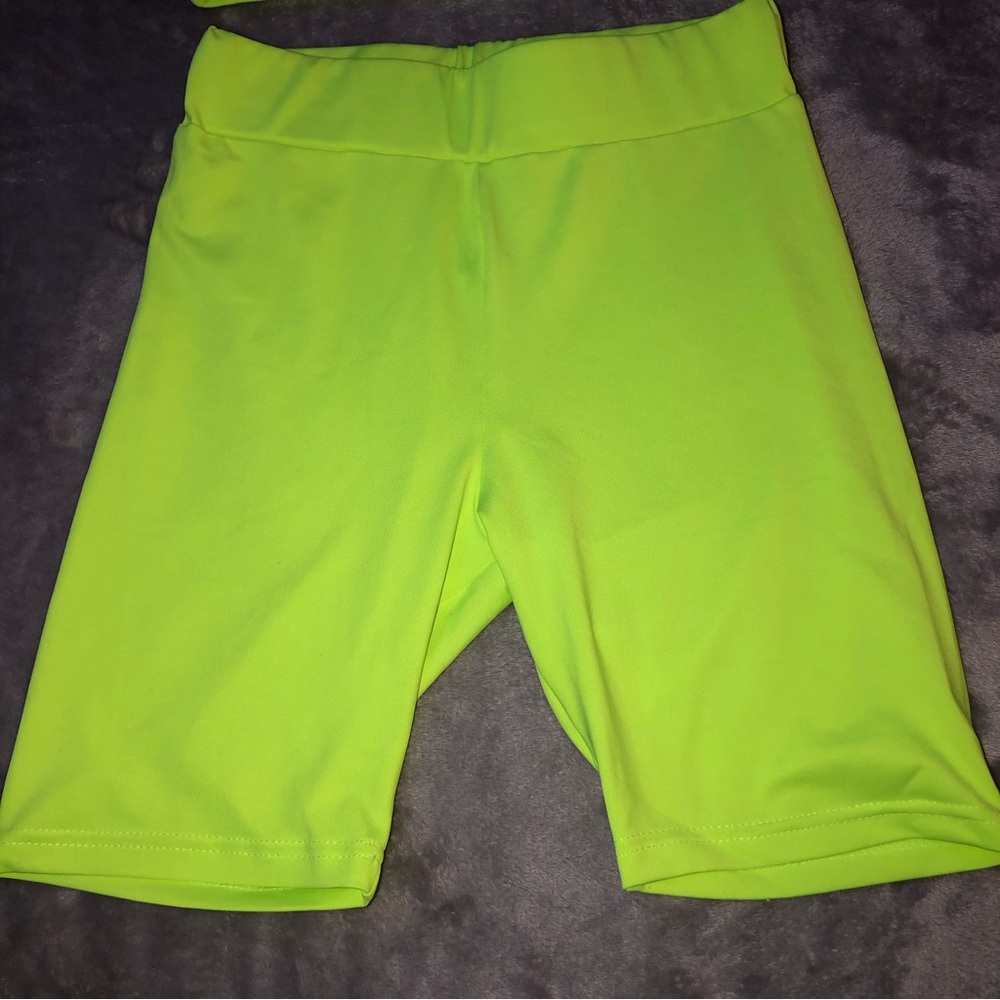 Zaful green neon stretchy biker shorts set/ one shoulder cut out cropped top - Picture 3 of 13